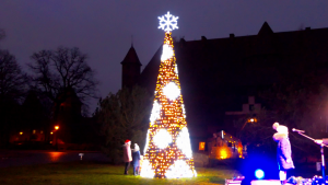 Malbork. Iluminacja zamkowej choinki 15.12.2021 