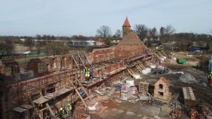 Przebudowa zabytkowych budynków gospodarczych na Przedzamczu Zamku Malbork - luty 2022 [wideo dron, zdjęcia]