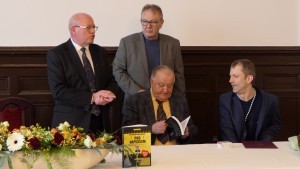 Malbork. Promocja pisanej nosem książki Przemysława Kondratowicza.