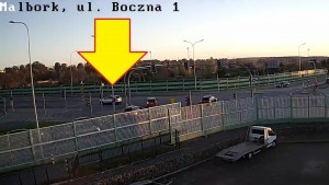 Malbork. O krok od tragedii na moście ? osobówka wjechała pod prąd.