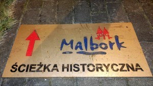 Malbork. Kolejne elementy ścieżki historycznej ? czy są bezpieczne dla pieszych?