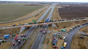 Całodobowa blokada S7 na wysokości wiaduktu w Kmiecinie!