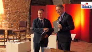 Po 80. latach wróciły do domu ? uroczyste przekazanie zabytkowych obiektów między Muzeum Zamkowym a Muzeum Miasta Malborka. Wideo i zdjęcia