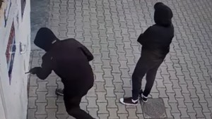Malbork. Włamanie do myjni samochodowej ? jednego ze sprawców zatrzymał pracownik firmy ochroniarskiej PATROL. Zobacz wideo