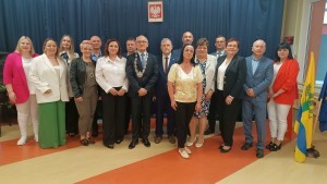Uroczysta sesja Rady Gminy Malbork ? radni i Wójt złożyli ślubowanie. Wideo i zdjęcia