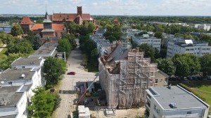 Malbork. Trwa modernizacja Staromiejskiego Ratusza ? zobacz nagranie z drona TvMalbork