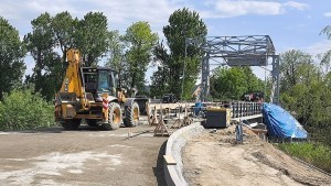 Remont mostu zwodzonego w Rybinie (tzw. Most Niebieski) z drona. Zobacz postęp prac maj 2025 + kamera na żywo.