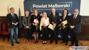 Powiatowy Dzień Edukacji Narodowej w Malborku ? podziękowania i nagrody dla nauczycieli. Wideo i zdjęcia