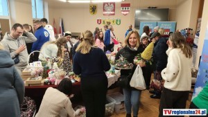 Świąteczny Jarmark w Starostwie Powiatowym w Sztumie ? magia, rękodzieło i pomoc dla Zosi. Wideo i zdjęcia
