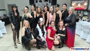 Filmowy Dzień Kobiet w Miłoradzu - panie bawiły się jak na gali Oscarów. Wideo i zdjęcia
