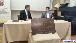Unikatowa tablica z XVIII wieku trafiła do Muzeum Miasta Malborka. Wideo i zdjęcia