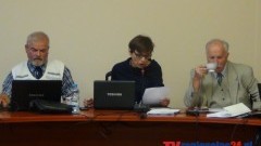 "ZAGOSPODAROWANIE TERENU WOKÓŁ URZĘDU MIASTA". LIII SESJA POWIATU SZTUMSKIEGO - 26.09.2014