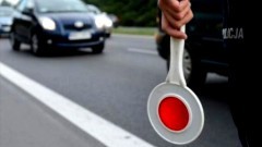 Obywatelskie zatrzymanie pijanego kierowcy i znaczne przekroczenie prędkości – policjanci podsumowali weekend.