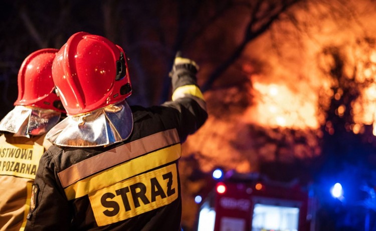 Pożary, uszkodzony hydrant i plama oleju na jezdni – tygodniowy raport…