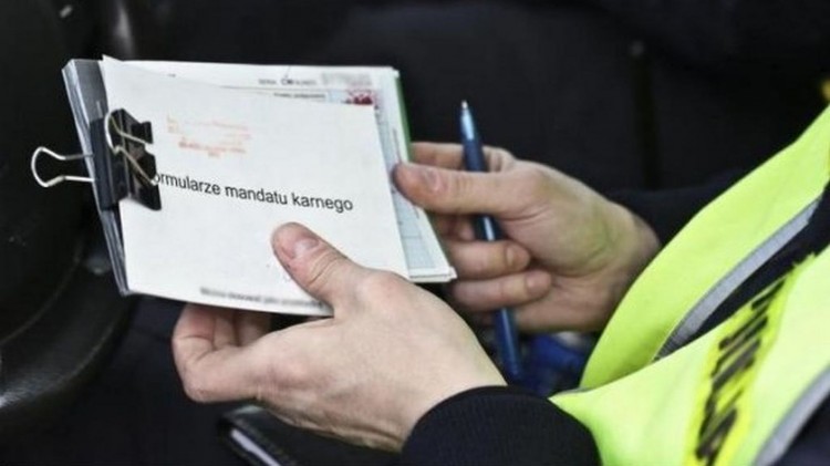 Nietrzeźwa przejażdżka zakończona mandatem. 