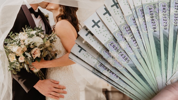 Ponad 70 proc. Polaków wskazuje prezent finansowy jako najlepszy upominek…