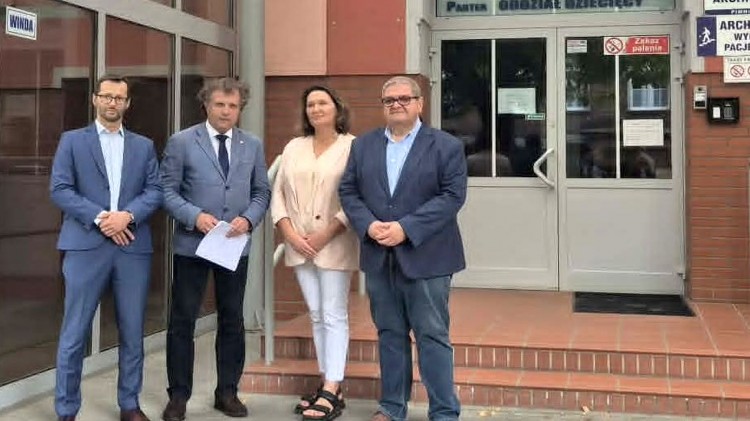 Wiceminister Jacek Karnowski z wizytą w szpitalu w Malborku. Efekty inwestycji…