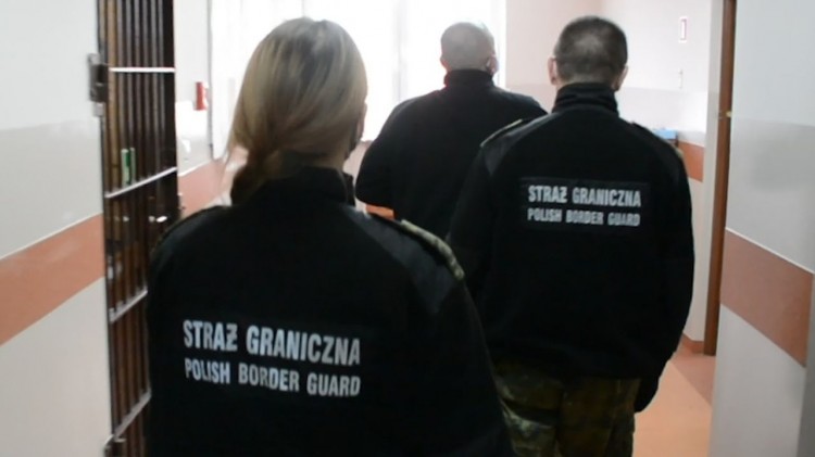 Braniewo. Miłośnik survivalu chciał przekroczyć zieloną granicę,…
