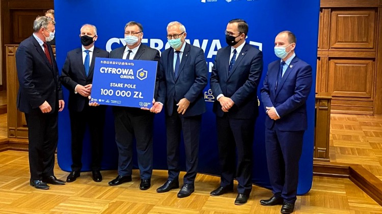 Stare Pole. Promesa w wysokości 100 tys. zł na cyfryzację Urzędu Gminy.