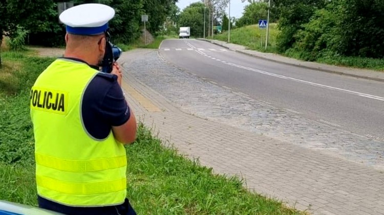 Sztum. Pożegnał się z prawem jazdy za znaczne przekroczenie prędkości.…