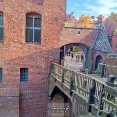 Malbork. Pożar na Zamku Wysokim, ewakuacja turystów i dzieł sztuki…